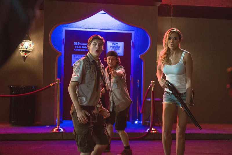 6373294_scouts-guide-to-the-zombie-apocalypse-2015_t10532253