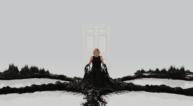 Lucy (2014), sin sky ni diamonds