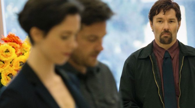 El regalo (2015) – un lobo con piel de cordero