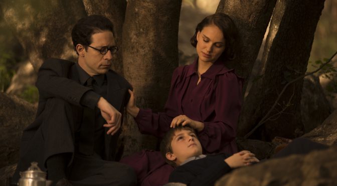 Una historia de amor y oscuridad (2015), un drama tranqui sobre gente dividida