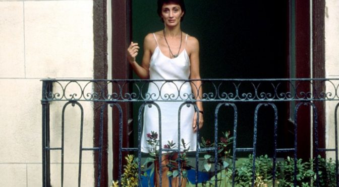 Aunque tú no lo sepas (1999), desencuentros y reencuentros