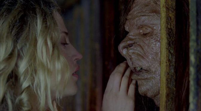 La Bella y la Bestia (2009), sangre y fiambre